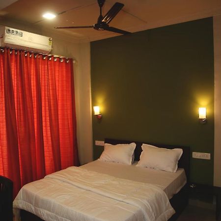 Elite Inn Lonavala Extérieur photo