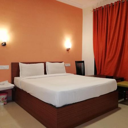 Elite Inn Lonavala Extérieur photo