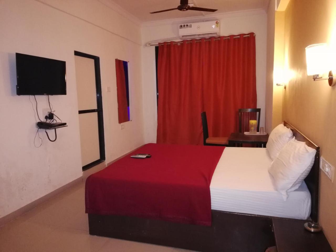 Elite Inn Lonavala Extérieur photo
