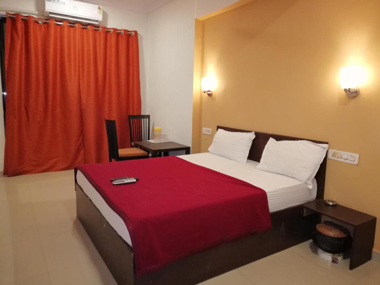 Elite Inn Lonavala Extérieur photo