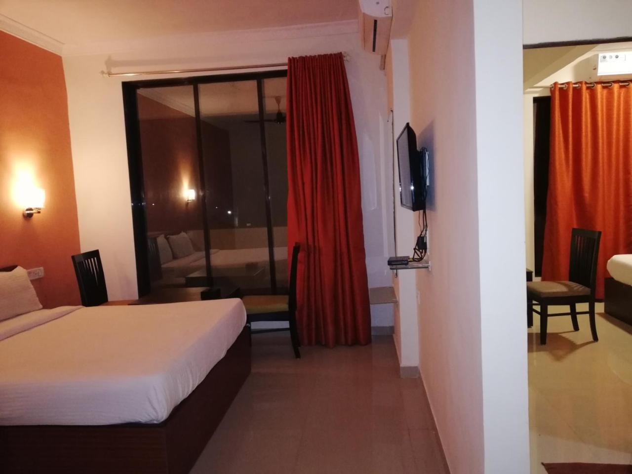 Elite Inn Lonavala Extérieur photo